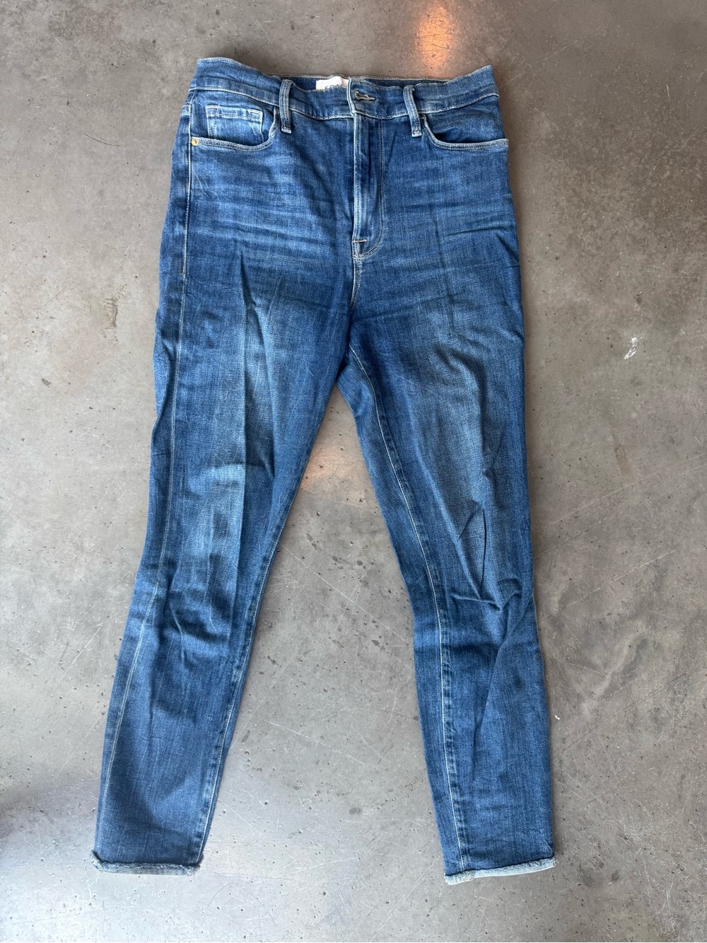 Frame Denim Women’s Skinny Jeans in Medium Blue Wash